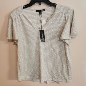 Bnwt, t-shirt,  size L